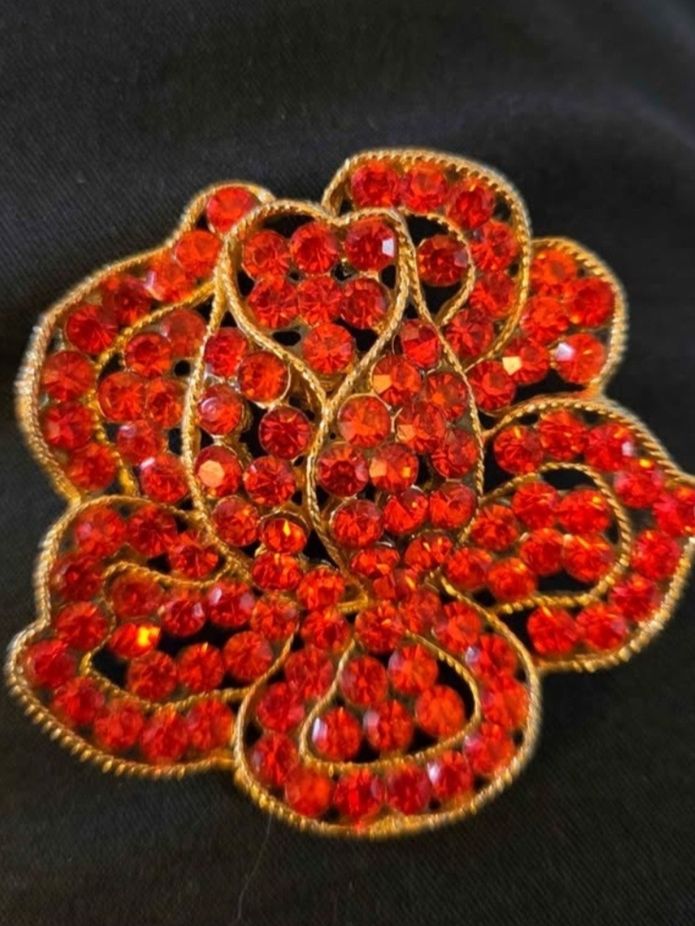 Weiss Signed Gold Filigree Floral Brooch - Women's Jewelry